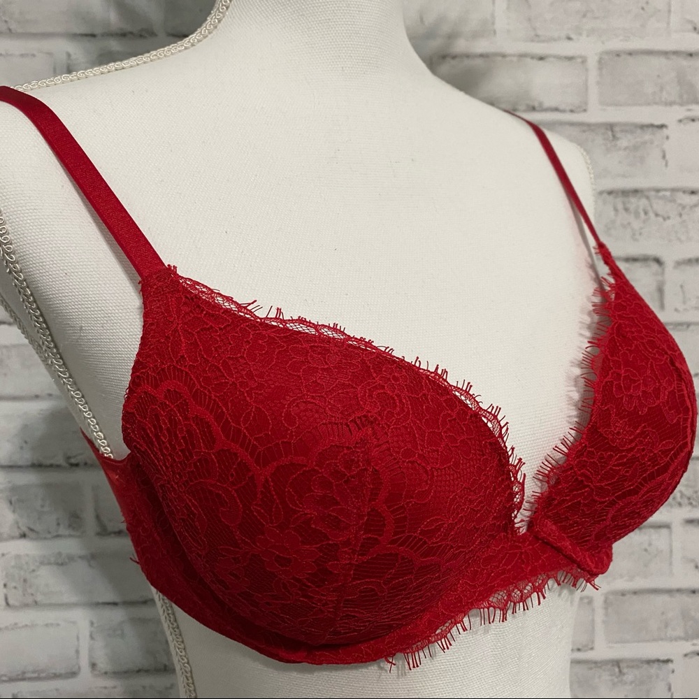 🌿Victoria Secret Lacy Red Push up Bra 34C